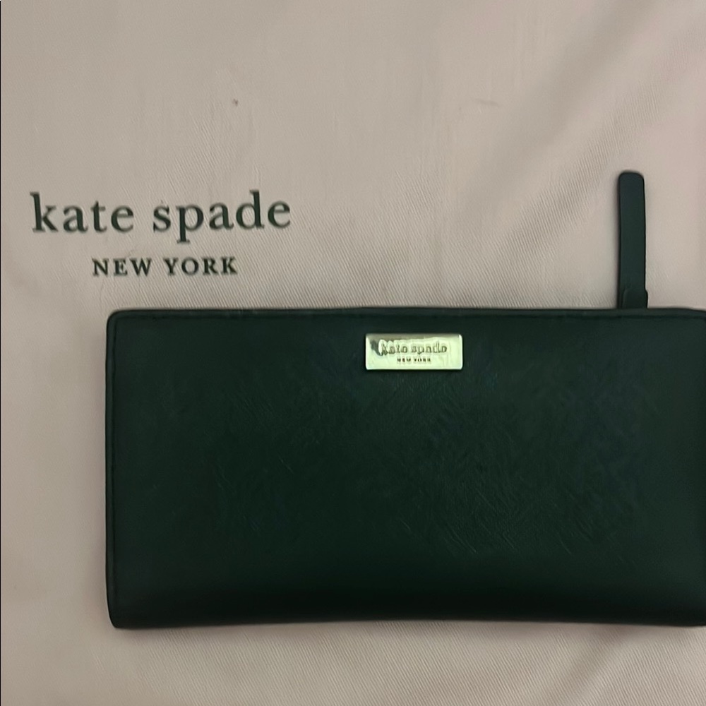 Kate Spade green Wallet Elegant Leather Accessory